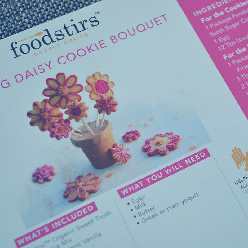 We're baking organic cookies with our Foodstirs baking kit. Check it out!