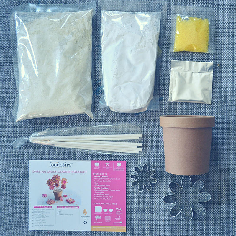 We're baking organic cookies with our Foodstirs baking kit. Check it out!
