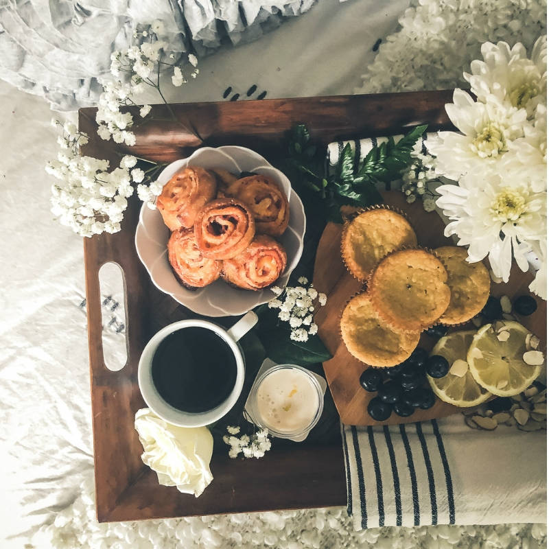 Brunch in bed ideas perfect for showering Mama with love or “just because”